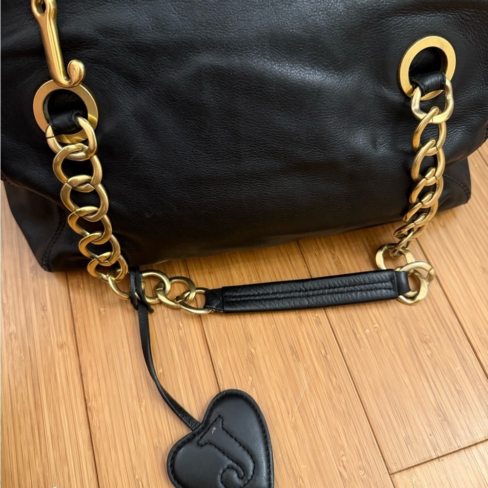 Vintage Classic Juice Black Leather Shoulder Bag with Gold Chain authentic